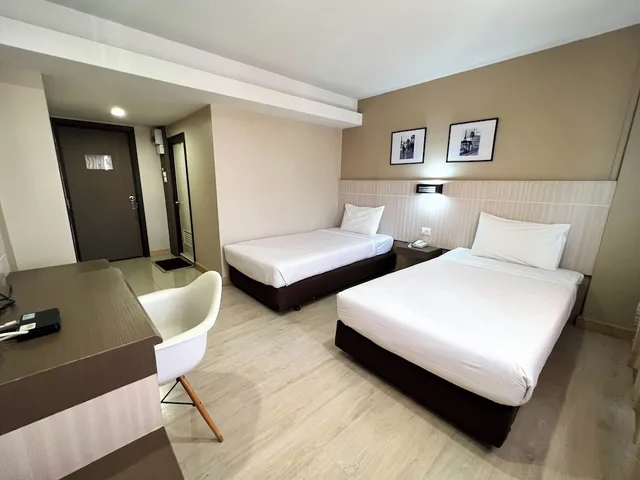 غرفة سوبيريور بسريرين منفصلين، Srivichai Hotel 1/5