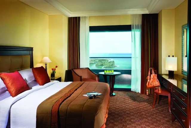 Studio, King Bed, Sea Front, Balcony، Raouche Arjaan By Rotana Beirut 1/2
