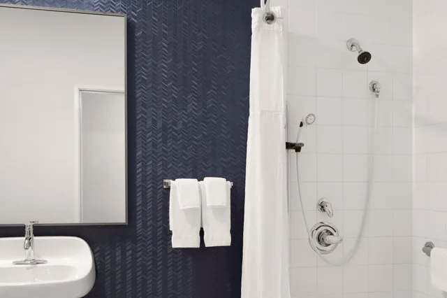 جناح تنفيذي بسرير كينج مع أريكة لذوي الإعاقة، Fairfield Inn Suites By Marriott Chicago Naperville Aurora 2/3