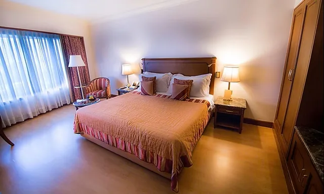 Club, Double Bed, The Orchid Mumbai 3/4
