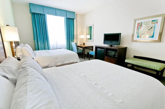 Room, 2 Queen Beds, Street View، Hampton Inn Suites Orange Beach Gulf Front 4/8
