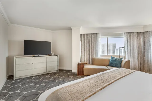 Preferred, King Bed, High Floor, Corner، Royal Sonesta Houston Galleria 2/2