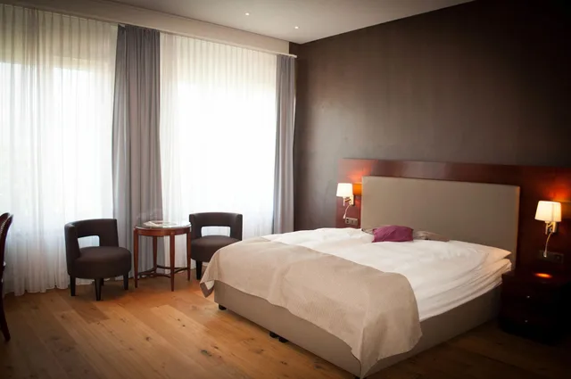 غرفة مفردة بإطلالة على البحيرة، Romantik Hotel Beau Rivage 1/4