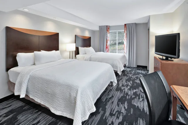 غرفة، Fairfield Inn & Suites Marietta 2/3