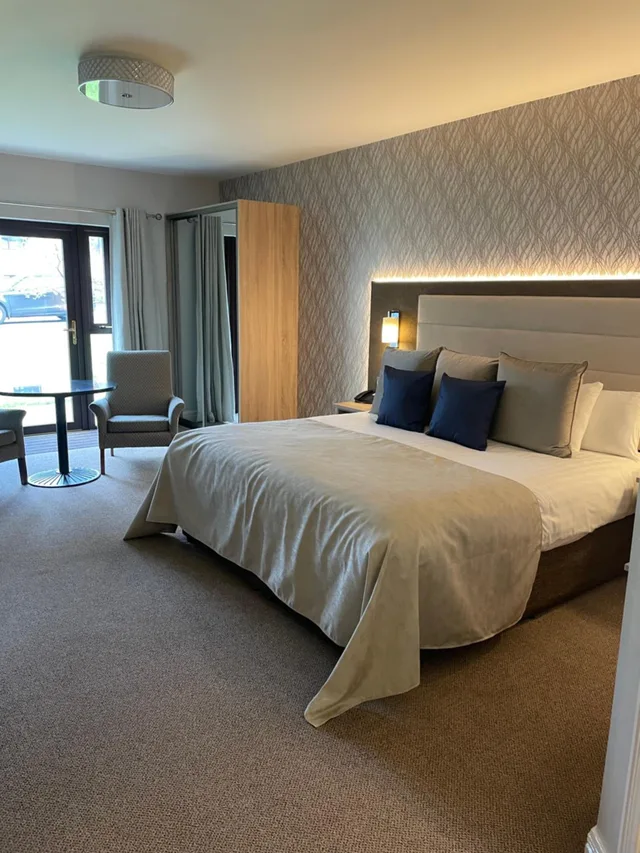 Executive, King Bed, MILL PARK HOTEL 2/10