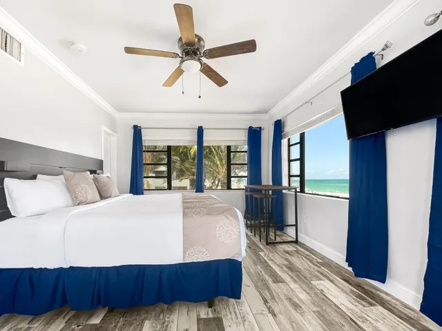 غرفة أساسية، Neptune Oceanfront Rentals 1/3