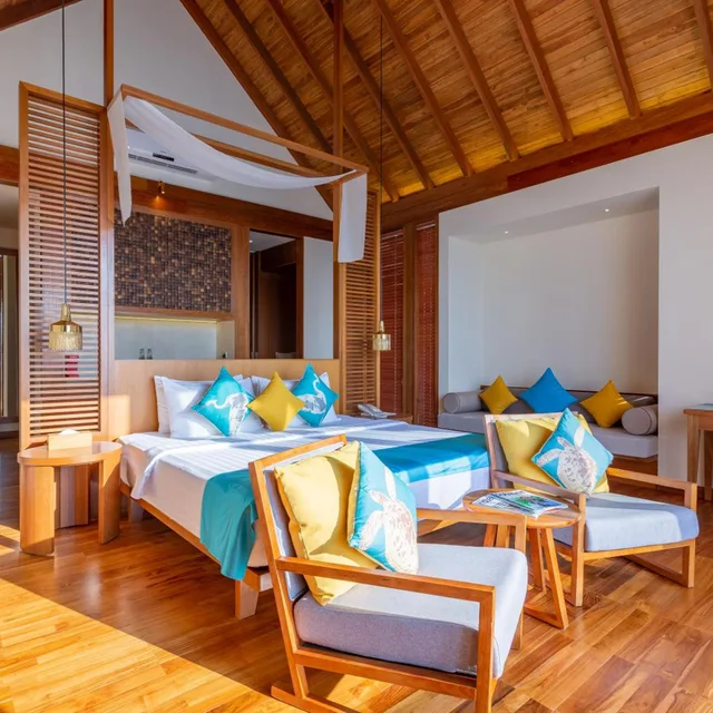 Pool, Ocean, Sunrise, Villa، Furaveri Maldives 2/4