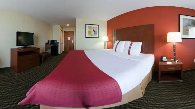 غرفة قياسية بسرير كينج لذوي الإعاقة، Holiday Inn Austin North - Round Rock 3/10