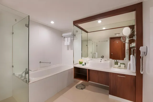 1 Bedroom, Serendipity, Suite, King Bed، Discovery Suites 2/2