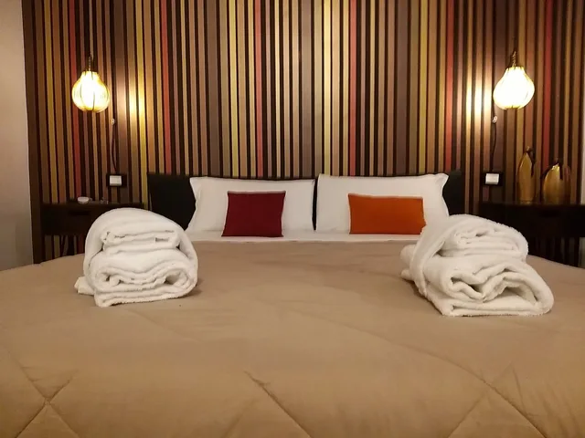 Superior, Queen Bed, St. Peter Suites 7/10
