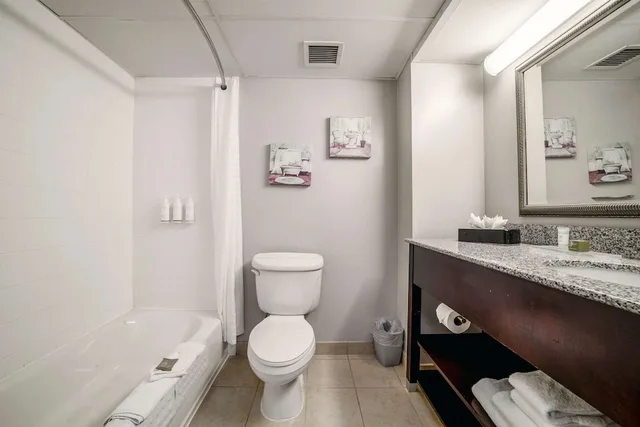 غرفة بسرير كينج، Country Inn & Suites by Radisson, Ontario at Ontario Mills, CA 9/10