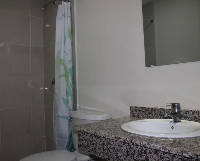 غرفة كلاسيكية ثلاثية بسريرين مزدوجين، Hotel Windsor Plaza 4/4