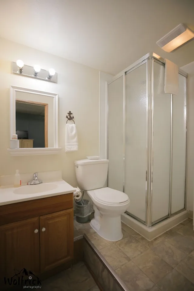 Nautical, Triple, 1 Queen and 1 Single Bed، Jewel Lake Bed Breakfast 2/2