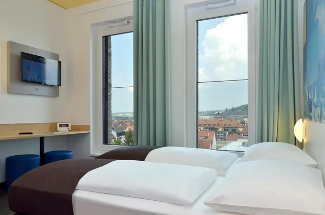 Room, Single, Twin Beds, B&B Hotel Fulda 1/1