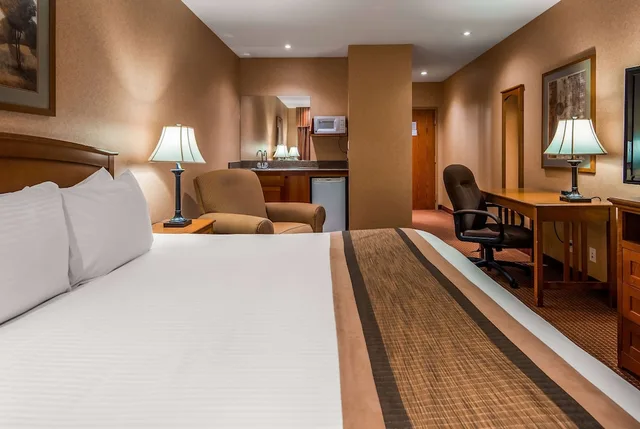 جناح ديلوكس بسرير كوين، Days Inn by Wyndham Swift Current 1/2