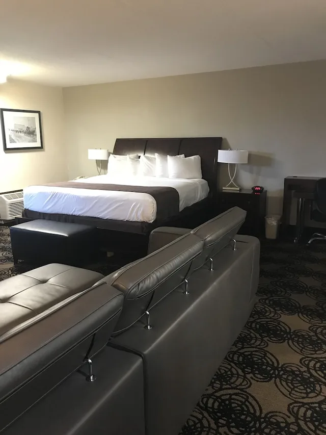 Standard, King Bed, Pool Side, Balcony, Large، Best Western Kelly Inn 5/9