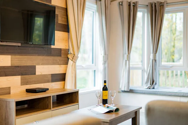 1 Bedroom, Cabin, Double Bed, Best Western Plus Kenwick Park Hotel 3/3