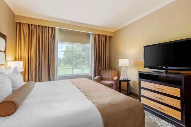 غرفة قياسية بسرير كينج، Best Western Plus Miami Airport North Hotel & Suites 1/8