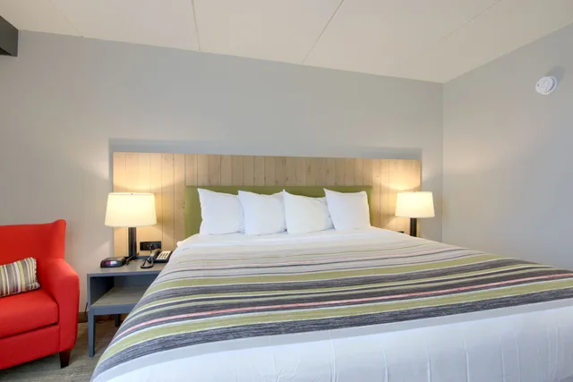 غرفة قياسية بسرير كينج، Comfort Inn & Suites Liverpool - Syracuse North 2/6