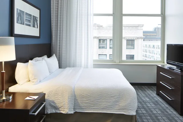 استوديو بسرير كينج مع أريكة، Residence Inn Milwaukee Downtown by Marriott 2/3