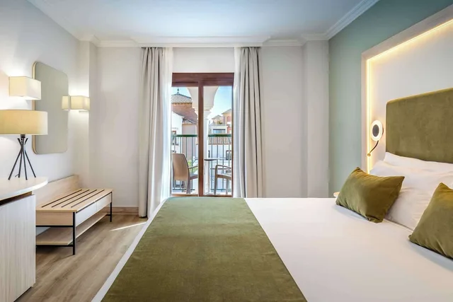 Deluxe, King Bed, Balcony, Barcelo Isla Canela 4/10