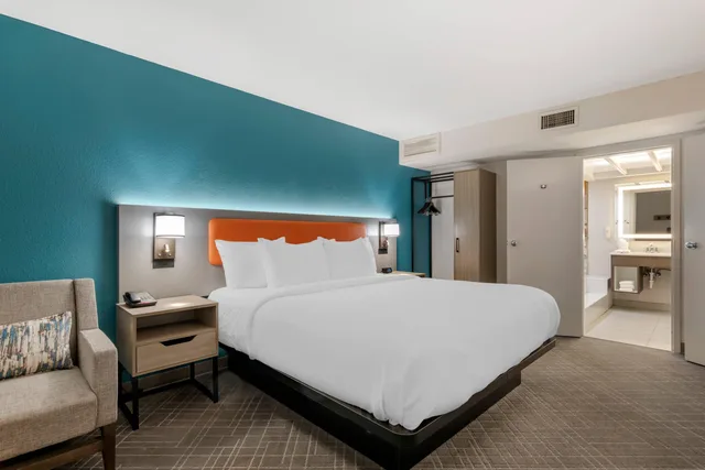 Efficiency, Suite, King Bed، Comfort Inn & Suites Clemson - University Area 1/10