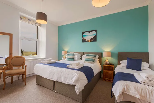 غرفة عائلية بسرير مزدوج وسرير فردي، Porth Veor Manor, Sure Hotel Collection By Best Western 1/2