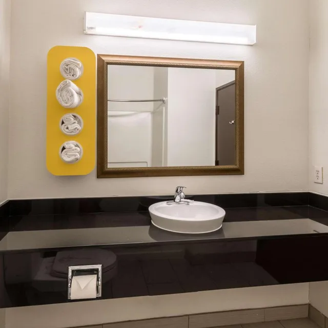 غرفة بسرير كينج لغير المدخنين، Motel6 North Richland Hills, TX - NE Fort Worth 8/9