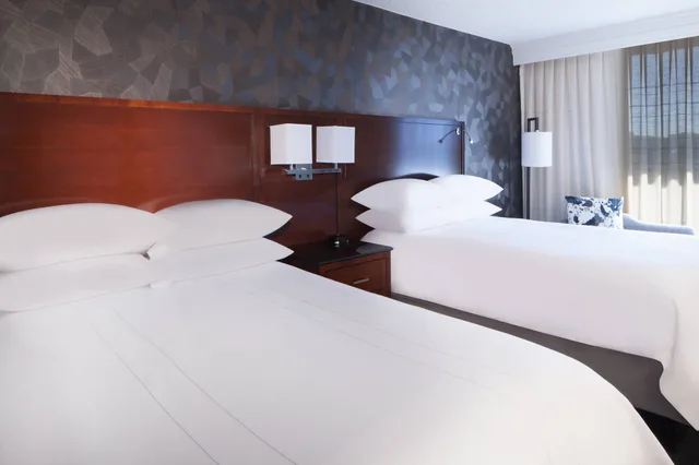 غرفة بسريرين مزدوجين، Omaha Marriott 2/4