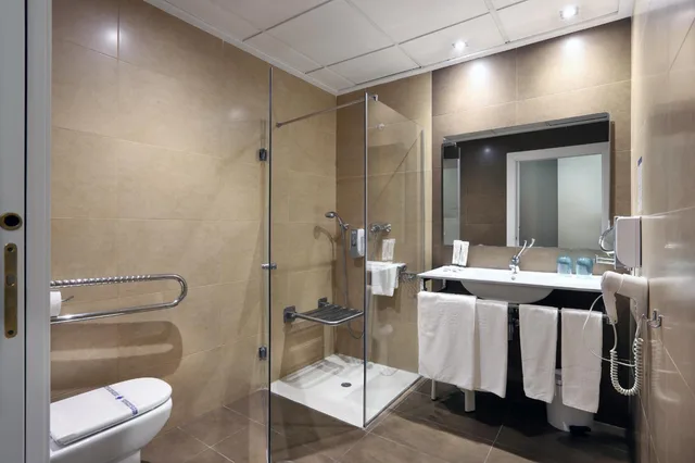 Room, Twin Beds, Accessible, Helios Hotel 7/8