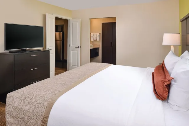 جناح بسرير كينج بغرفة نوم واحدة بمطبخ، Staybridge Suites Merrillville 3/4
