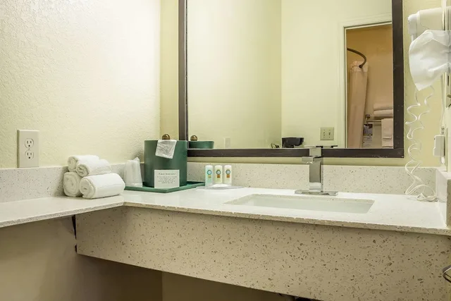 غرفة قياسية بسرير كينج، Quality Inn Pinetop Lakeside 4/4