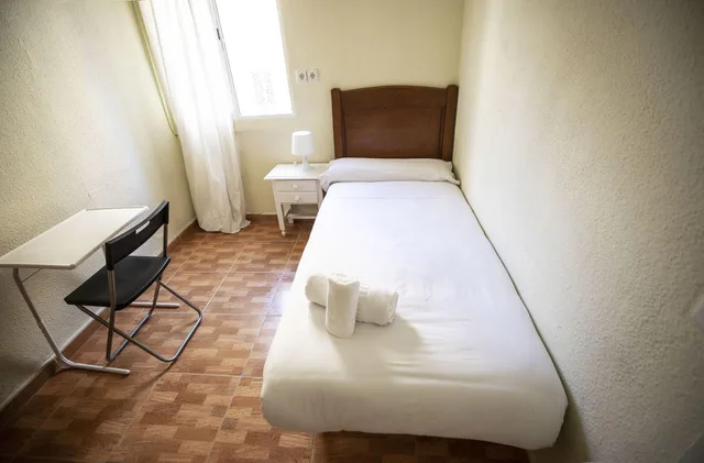 Room, Single, King Bed, Shared Bathroom, Hostal Los Perales 2/2
