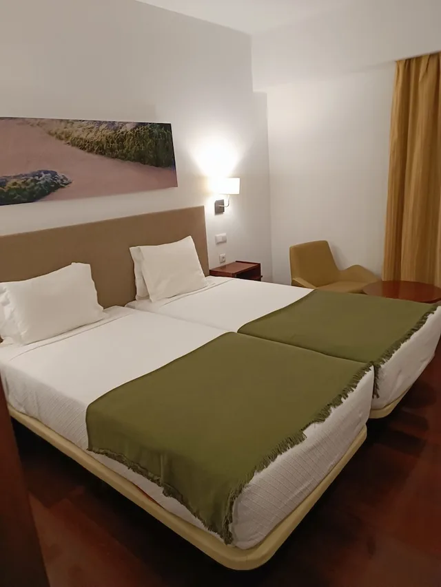 غرفة مفردة بسريرين منفصلين، Porto Santo Hotel And Spa 2/4