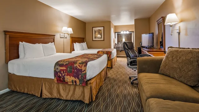 غرفة قياسية بسريرين مزدوجين، Best Western La Posada Motel 8/10