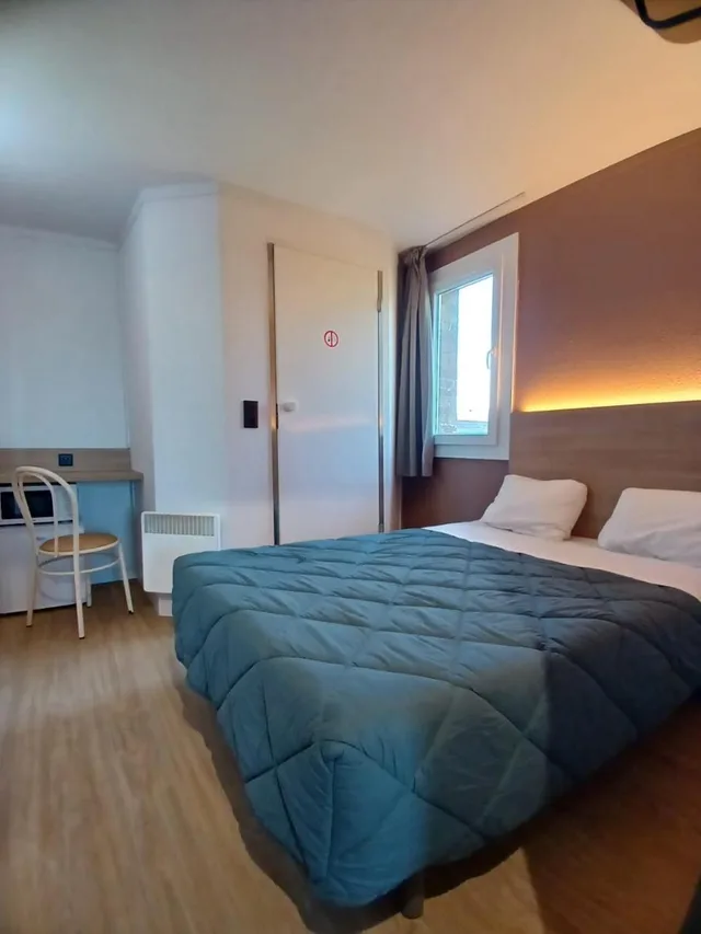 Room, Double Bed, Premiere Classe Dunkerque Est - Armbouts Cappel 2/10