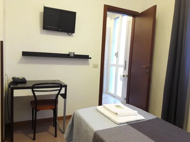غرفة قياسية مفردة، Hotel Brivio 2/3