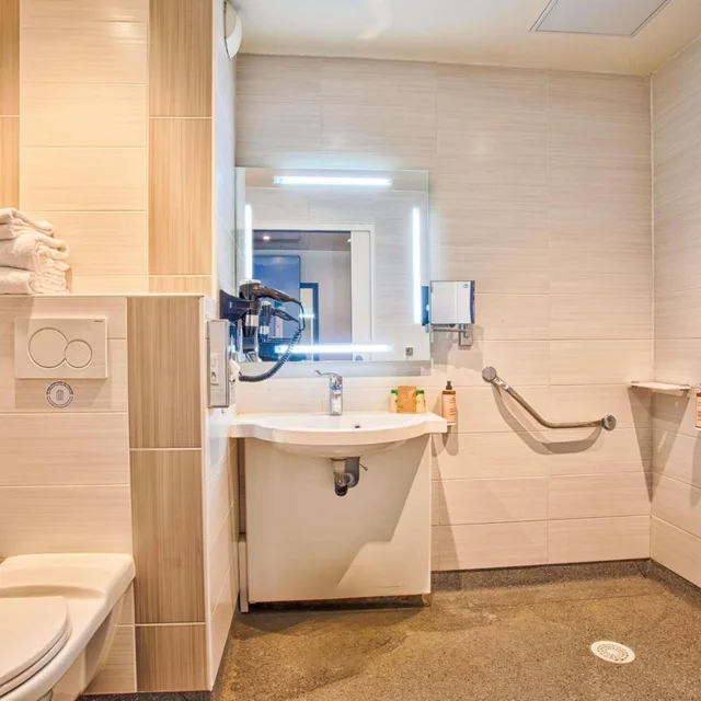 Room, Queen Bed, Accessible, Mercure Trouville Sur Mer 2/3