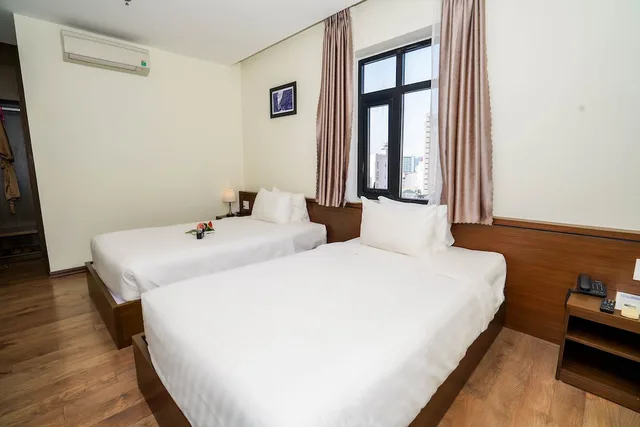 غرفة ديلوكس بسرير مزدوج وسرير فردي، Central Hotel & Spa 5/7