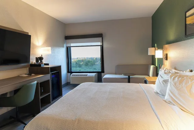 Standard, King Bed, Hotel Vue, Ascend Hotel Collection 4/7