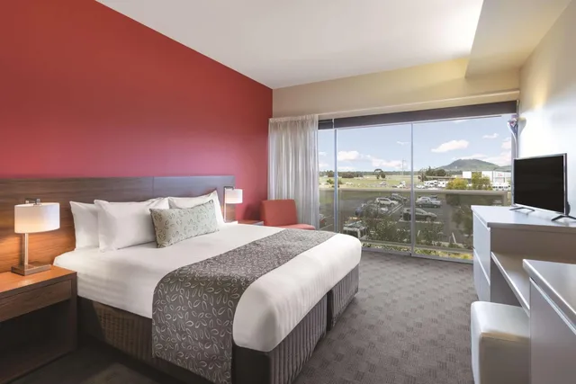 غرفة بسرير كينج، The Mantra Hobart Airport Hotel 1/4