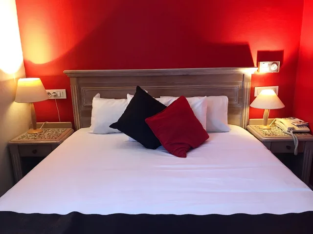 غرفة قياسية بسرير مزدوج، Brit Hotel Aux Sacres - Reims Centre 4/7