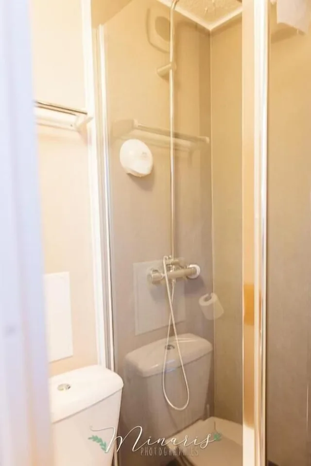 Room, Triple, 1 Double and 1 Single Bed, B Hotel Troyes Aeroport 5/6