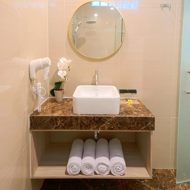 غرفة عائلية بشرفة، Graha Socio Hotel 7/8