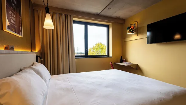 Pop, Double Bed، Greet Hotel Reims Tinqueux 2/3