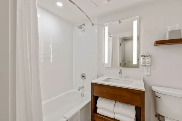 غرفة بسريرين كوين، Holiday Inn Ottawa Kanata 5/6