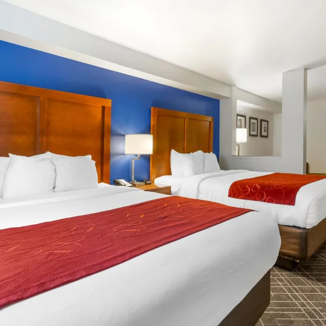 جناح بسرير كوين مع أريكة، Comfort Suites Redding - Shasta Lake 2/6