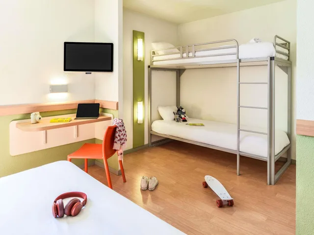 غرفة عائلية بسرير بطابقين، ibis Budget Clermont Ferrand Centre Montferrand 2/5