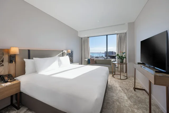 غرفة ديلوكس بسرير كينج بإطلالة على المرفأ، Hotel Grand Chancellor Auckland 2/5