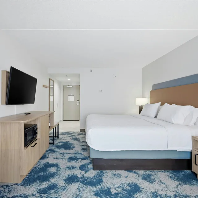 غرفة بسرير كينج لذوي الإعاقة، Hampton Inn Martinsburg South-Inwood 4/10